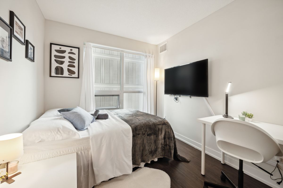Deluxe Room at 561 Sherbourne