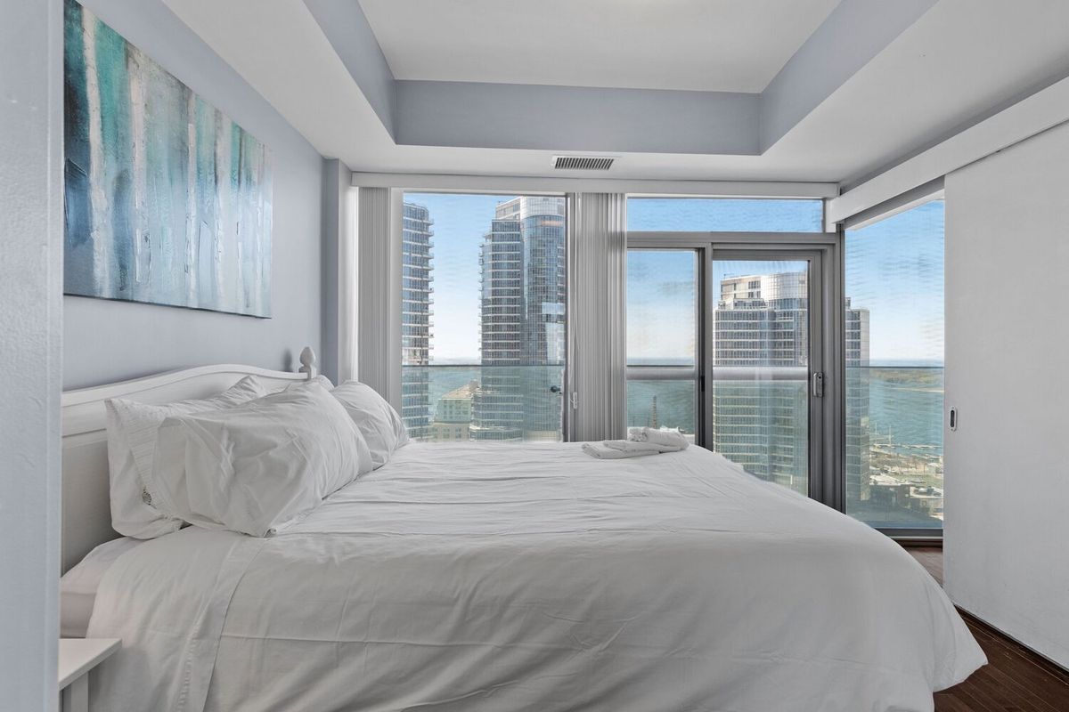 Master Room & Ensuite Bath at The York