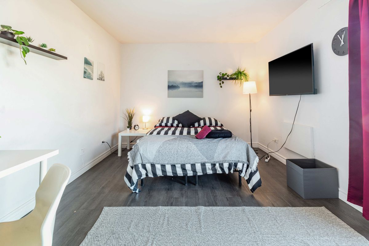 Deluxe + Balcony - 2