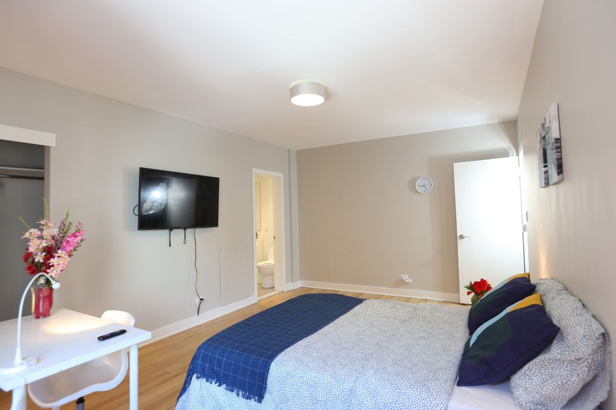 Master + Ensuite Bath - 1